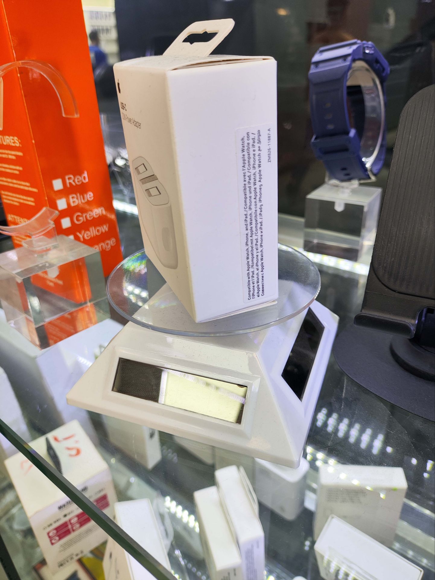 استند و پایه گردان ویترینی مدل خورشیدی | Solar Showcase