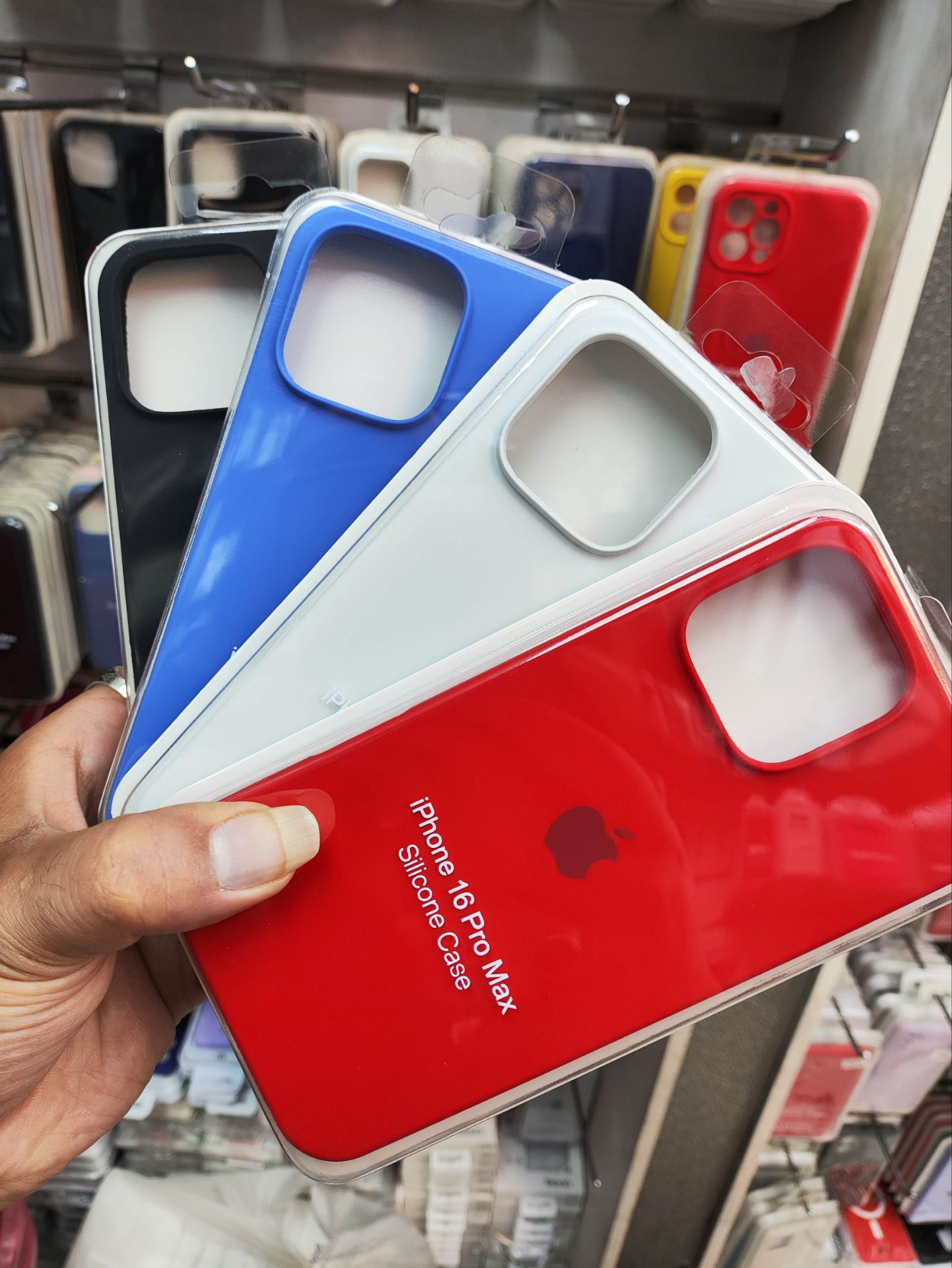 کاور سیلیکونی اورجینال اپل مدل آیفون 16 پرومکس