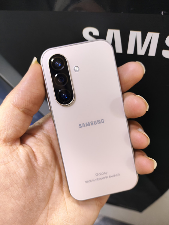 گوشی مینی Servo مدل Galexy A76 mini